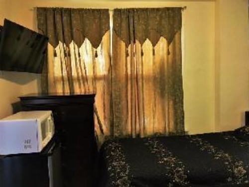 Desmond Hotel image 1